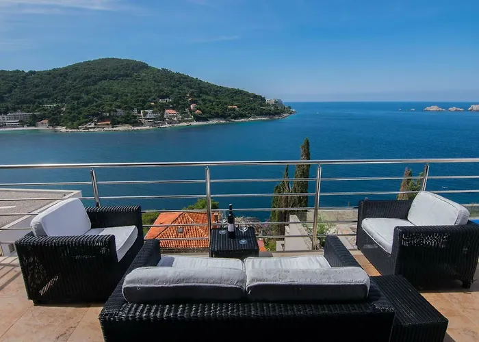 Seaview Apartment Laura